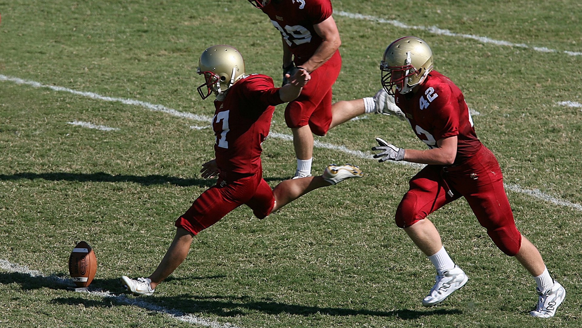 C罗中超第17轮MV燃爆全场,传奇不老,绿茵情怀再续新章